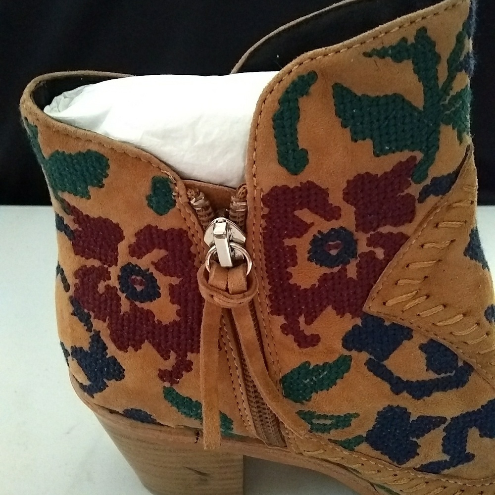 Bootie - Picture 3 of 4